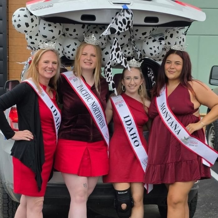 Royalty USA Pacific Northwest titleholders at a community volunteer event